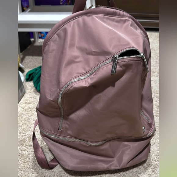 Lululemon City Adventurer backpack - 20L - Picture 2 of 5